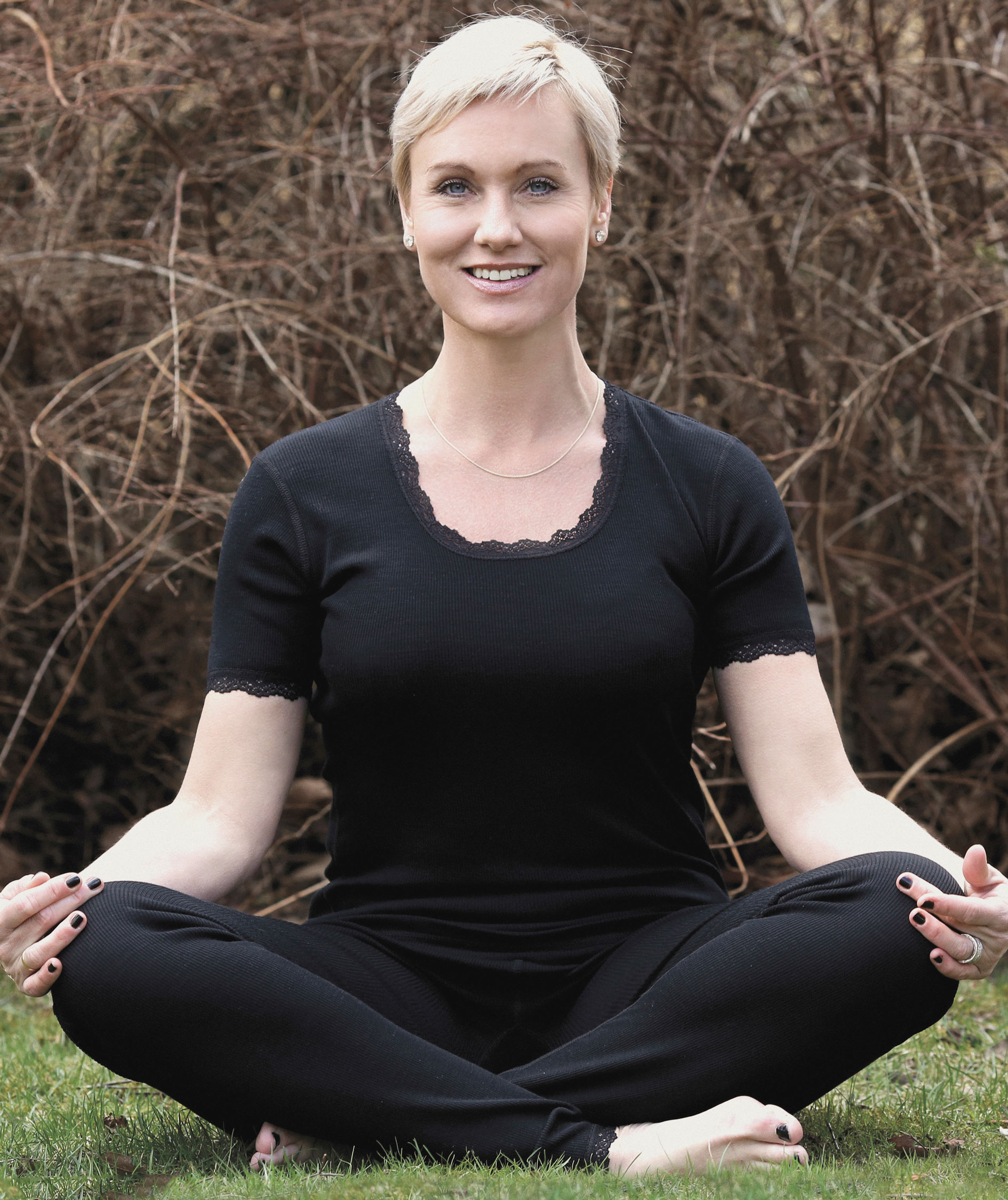 Joha Cecilie T-shirt dam med merinoull, Svart