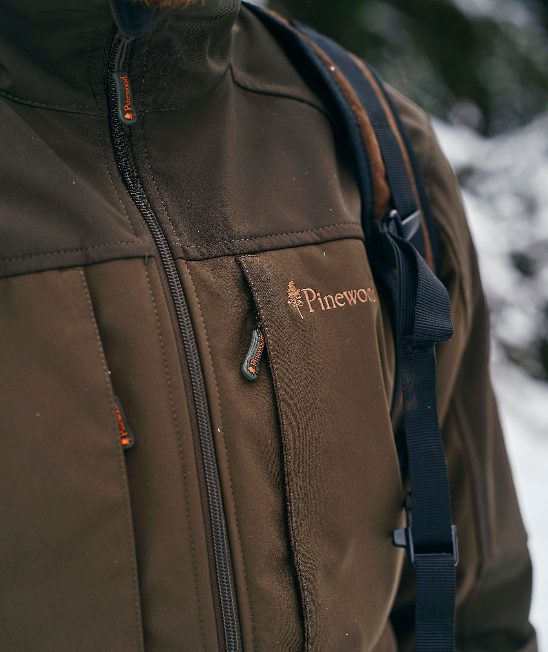 Pinewood Sm&aring;land Stretch softshelljakke, Dark Olive/Suede Brown, large image number 4