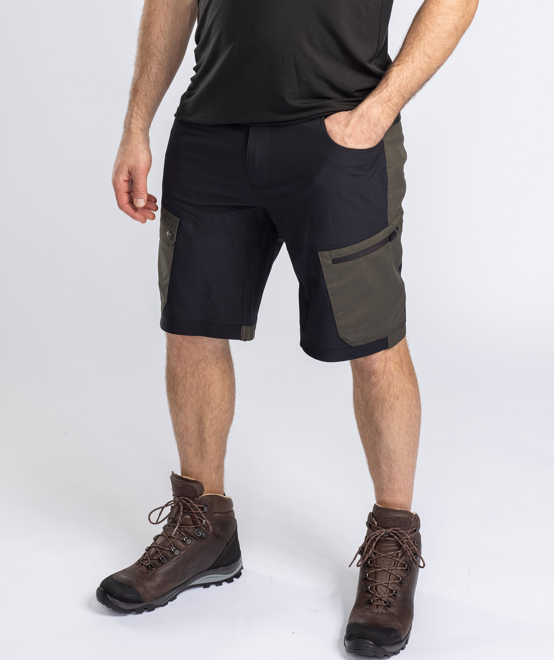 Pinewood Finnveden Trail Hybrid shorts, Black/Mossgreen, large image number 3