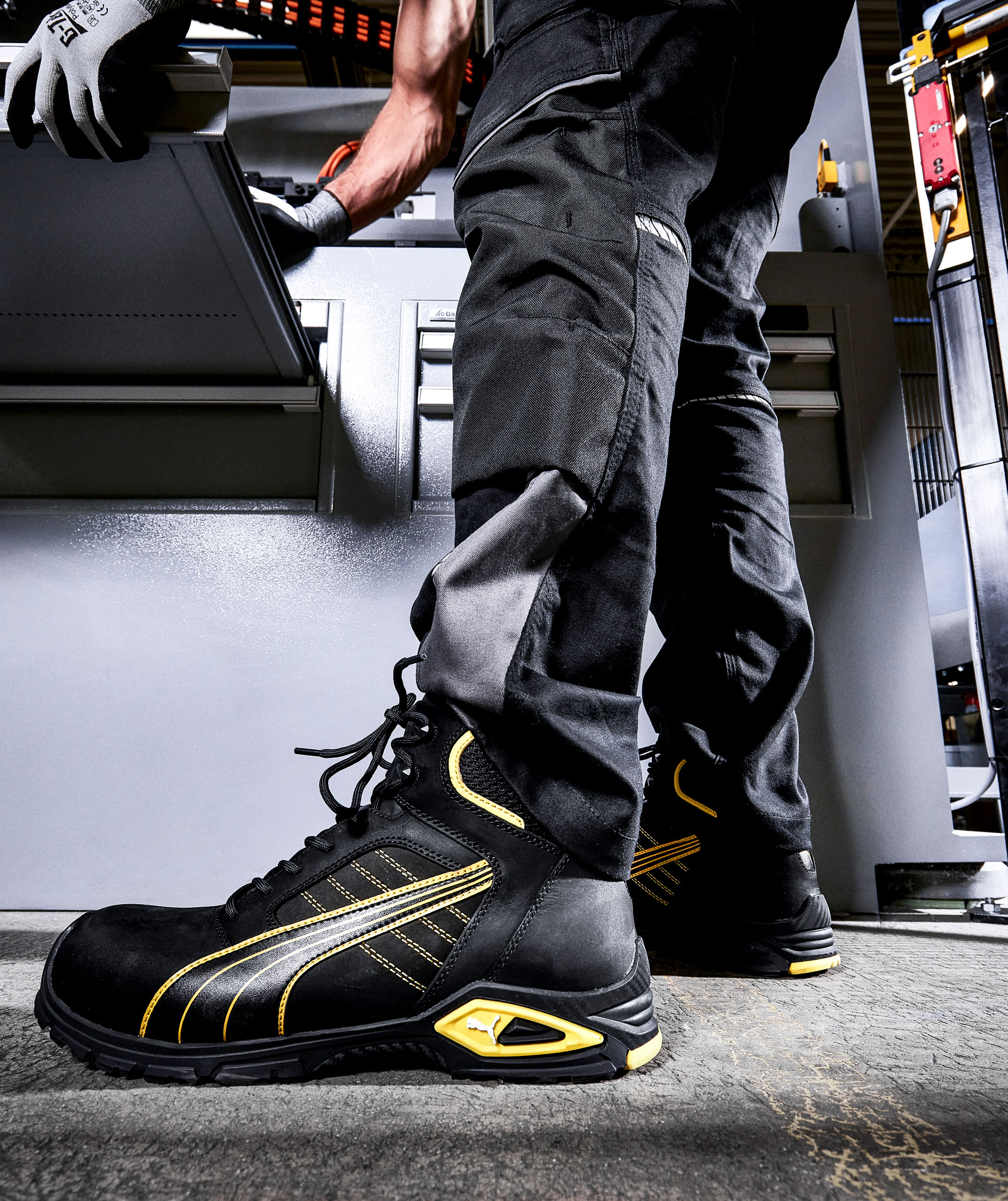 Puma Amsterdam Low safety shoes S3L, Black/Yellow