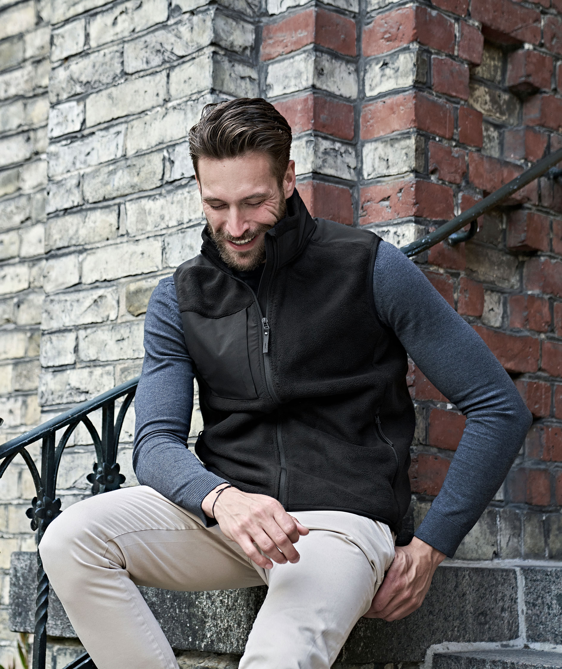 Tee Jays mountain fleece v&auml;s, Svart