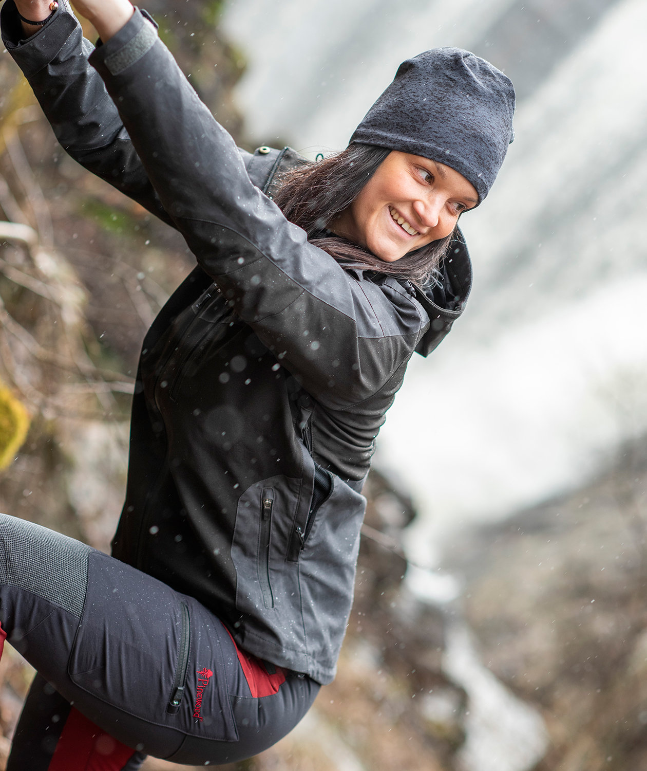 Pinewood&nbsp;Finnveden Hybrid Extreme damejakke, Black/Dark Anthracite, large image number 1