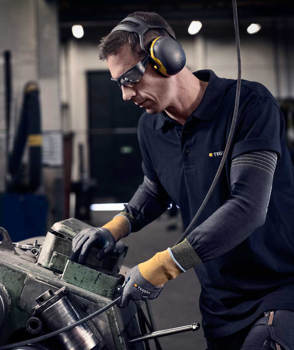 Tegera 70 sk&auml;rskydds&auml;rmar Cut B, Svart