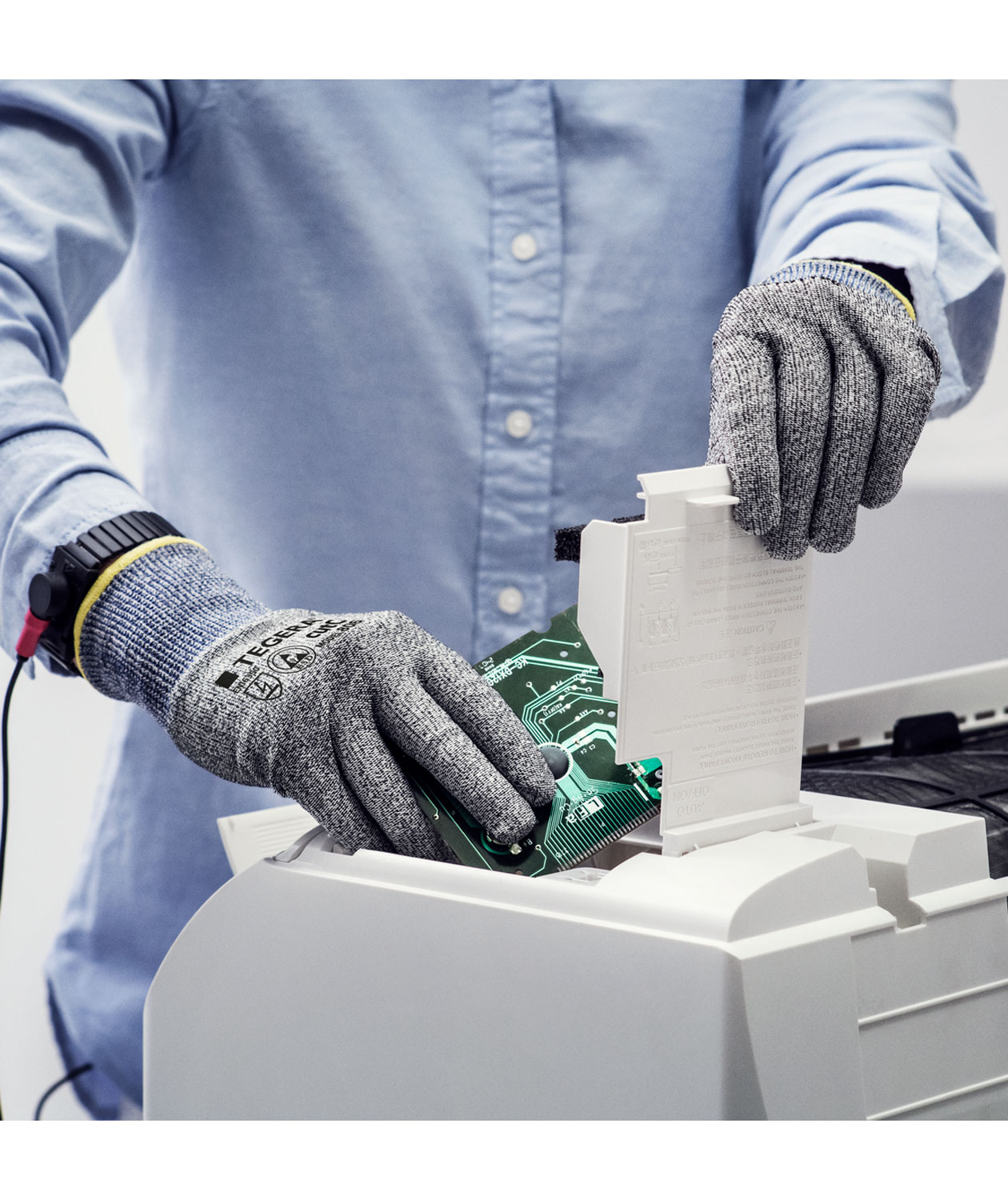 Tegera 806 ESD sk&auml;rskyddshandskar Cut C, Gr&aring;/Bl&aring;