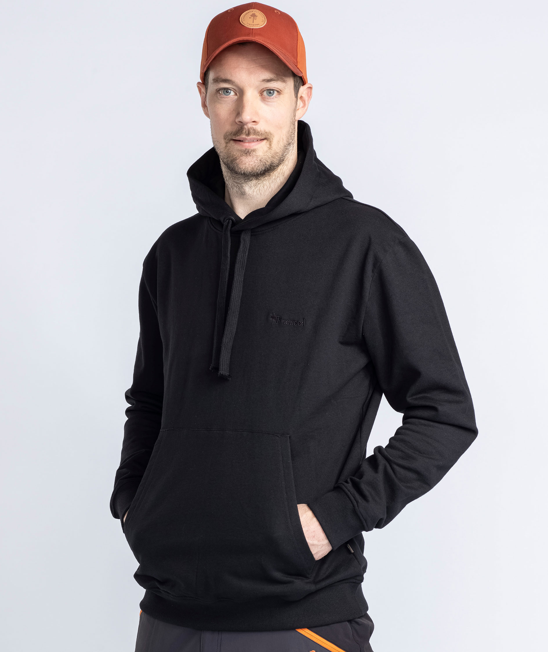 Pinewood Logo h&aelig;ttetr&oslash;je