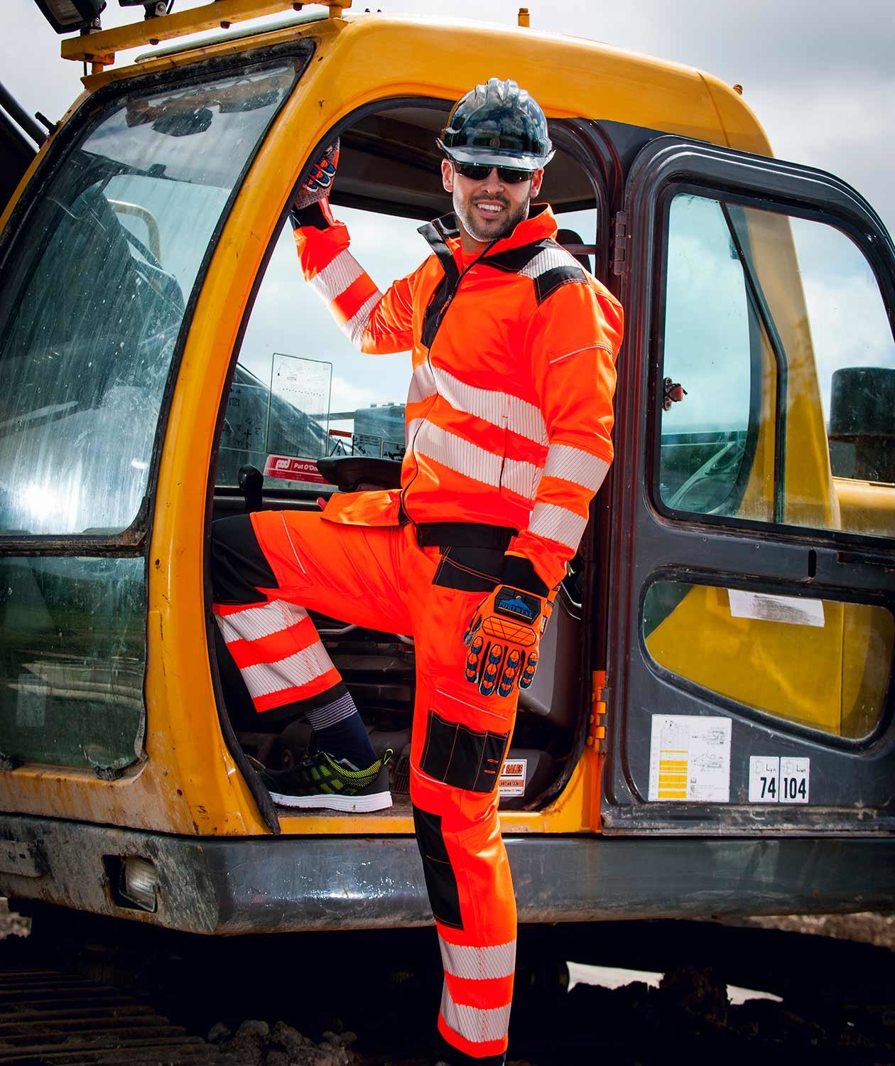 Portwest PW3 work jacket, Hi-Vis Orange/Black, large image number 2