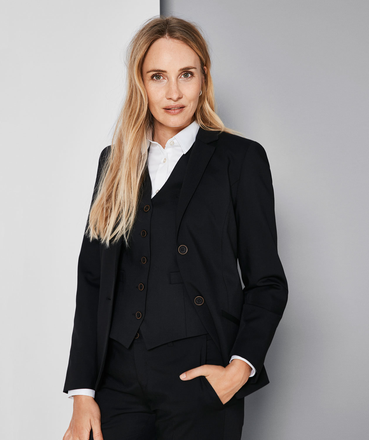 Sunwill Traveller Bistretch Regular fit v&auml;st dam, Black