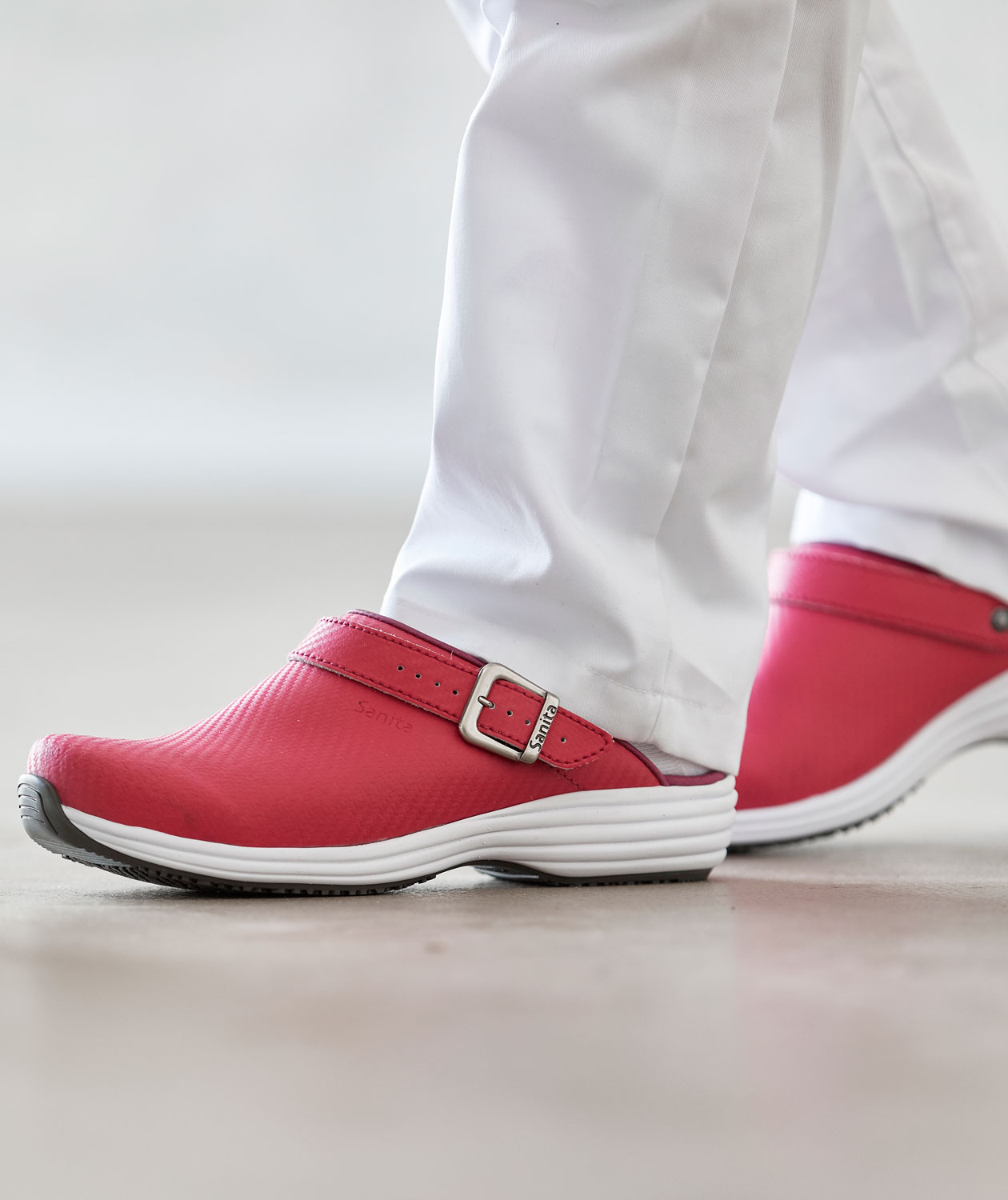 Sanita Wave Carbon women's clogs, Fuchsia, large image number 2