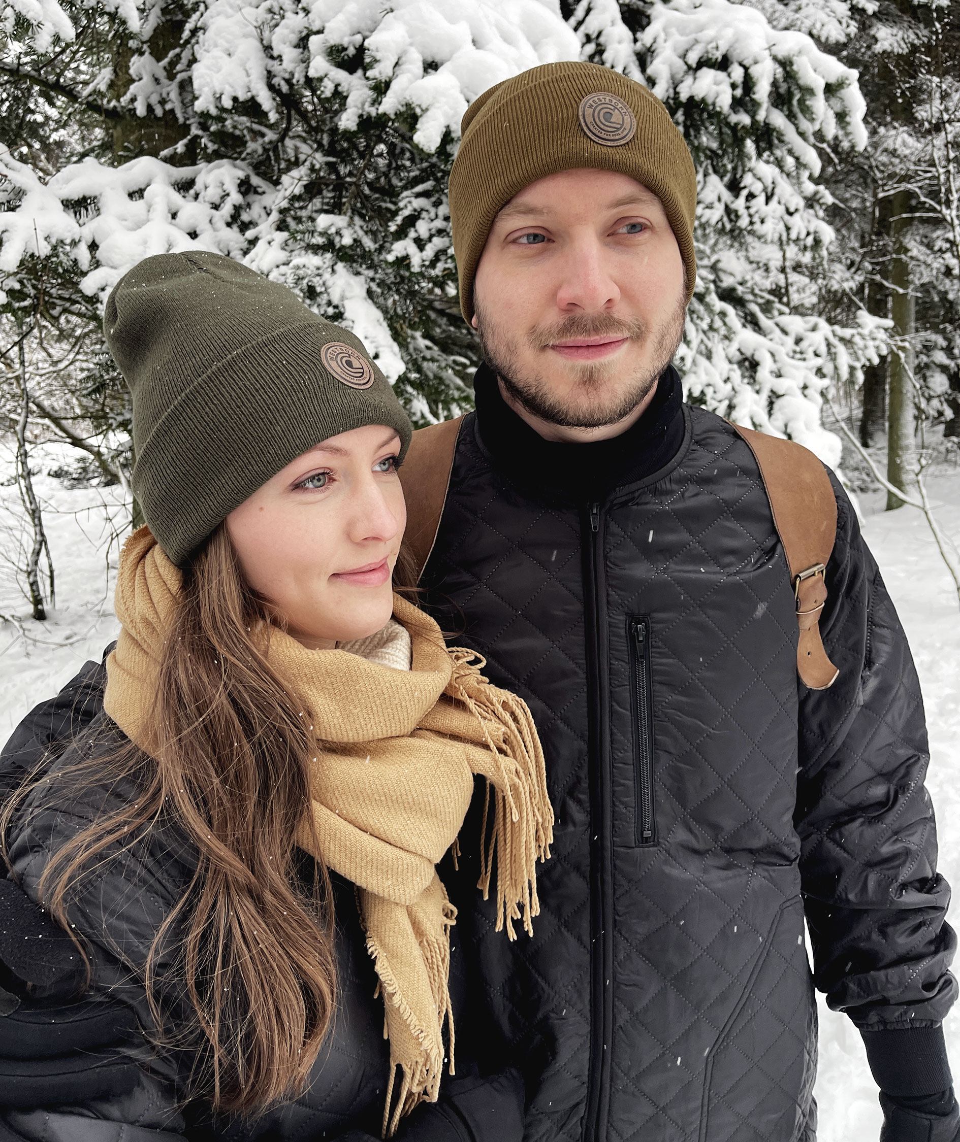 Westborn stickad m&ouml;ssa med logo, Olive