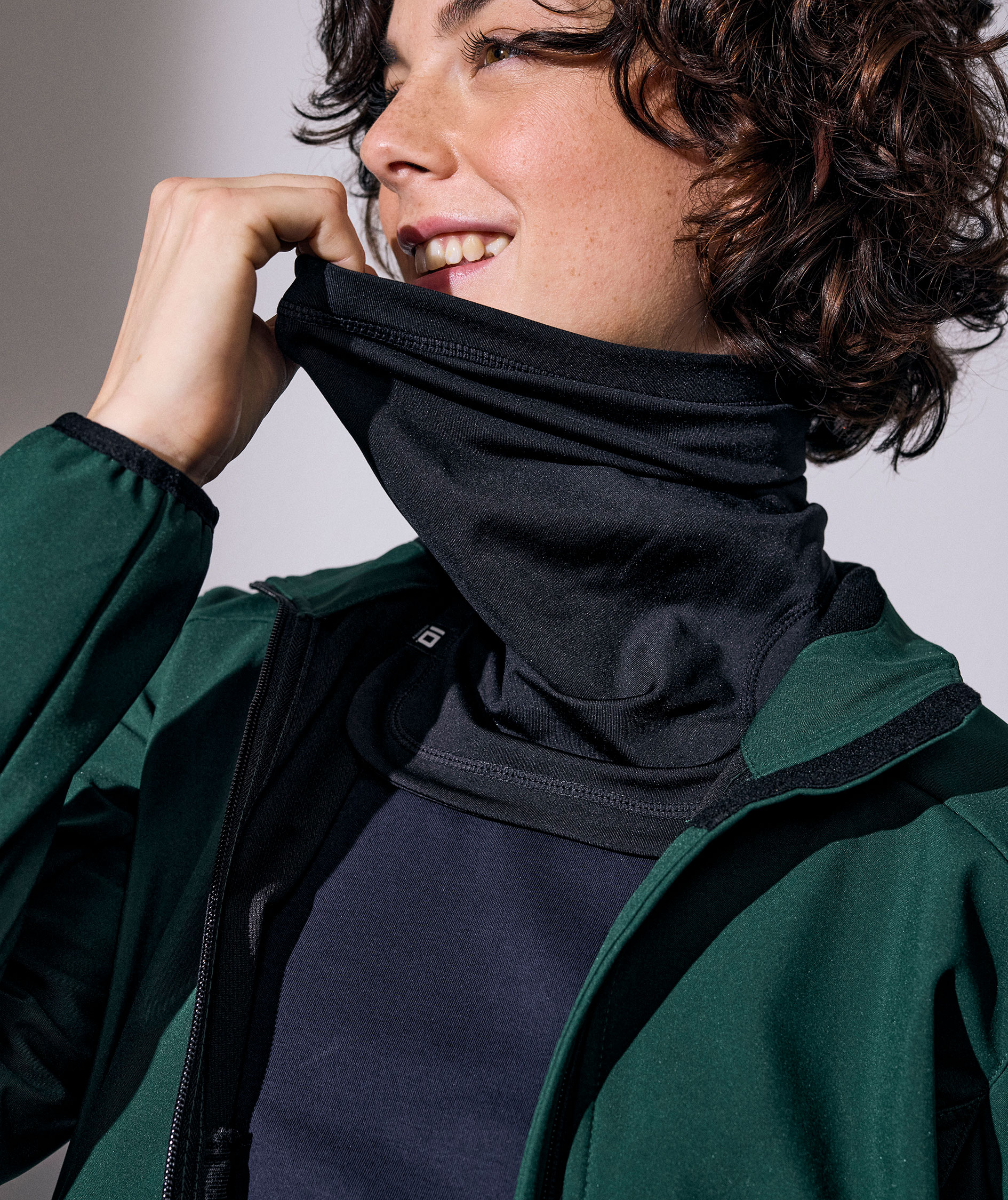 ID&nbsp;Halsedisse, Sort