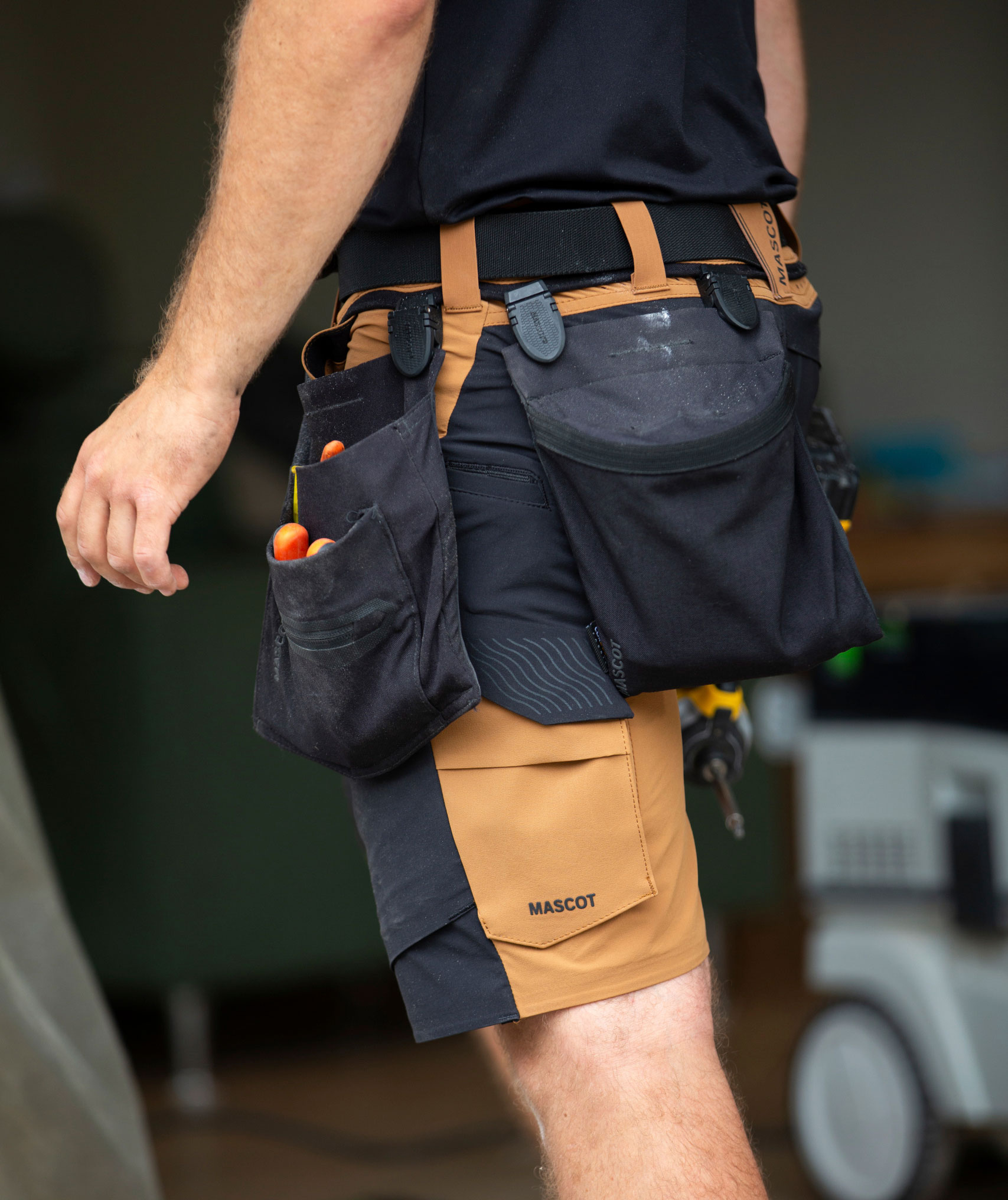 Mascot Customized arbeidsshorts full stretch, N&oslash;ttebrun/Svart, large image number 7