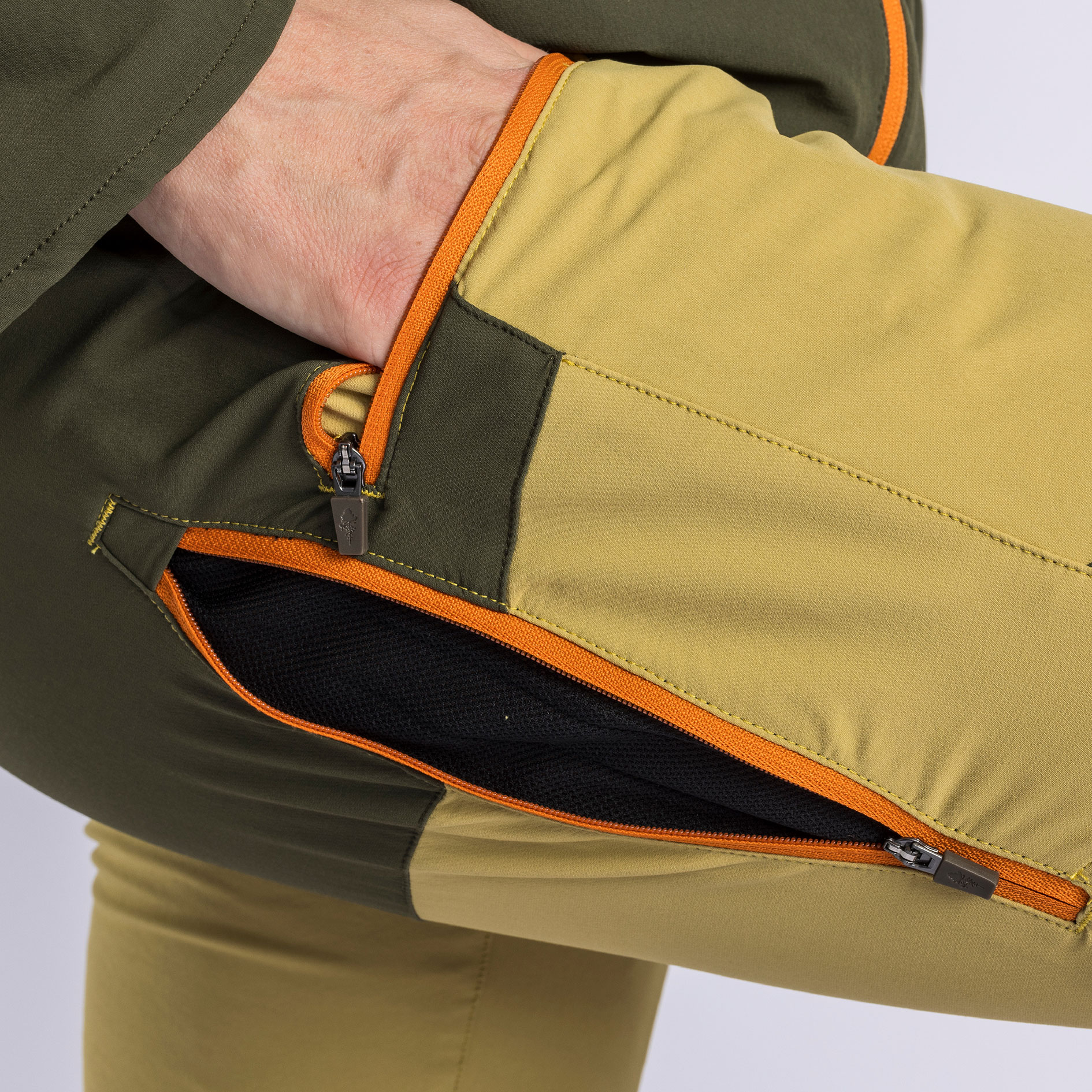 Pinewood&nbsp;Abisko Light damebukser, Golden Hay/Moss Green, large image number 6