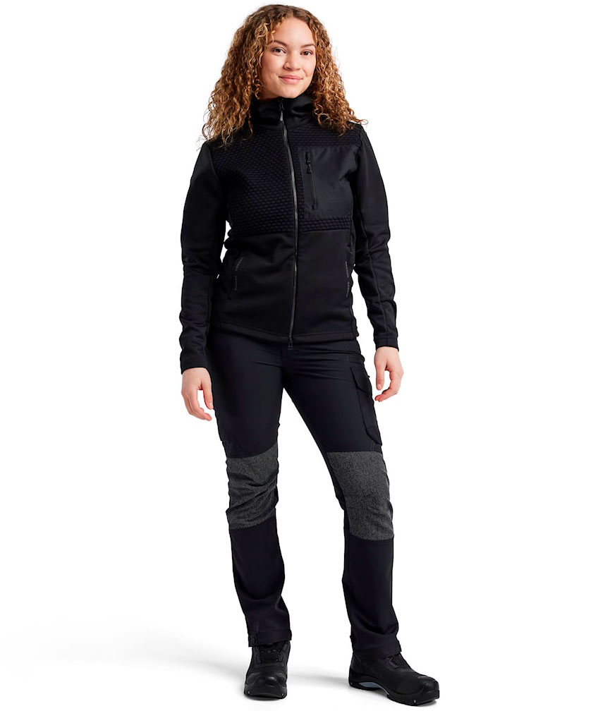 Bl&aring;kl&auml;der dame h&aelig;ttetr&oslash;je med lynl&aring;s, Sort