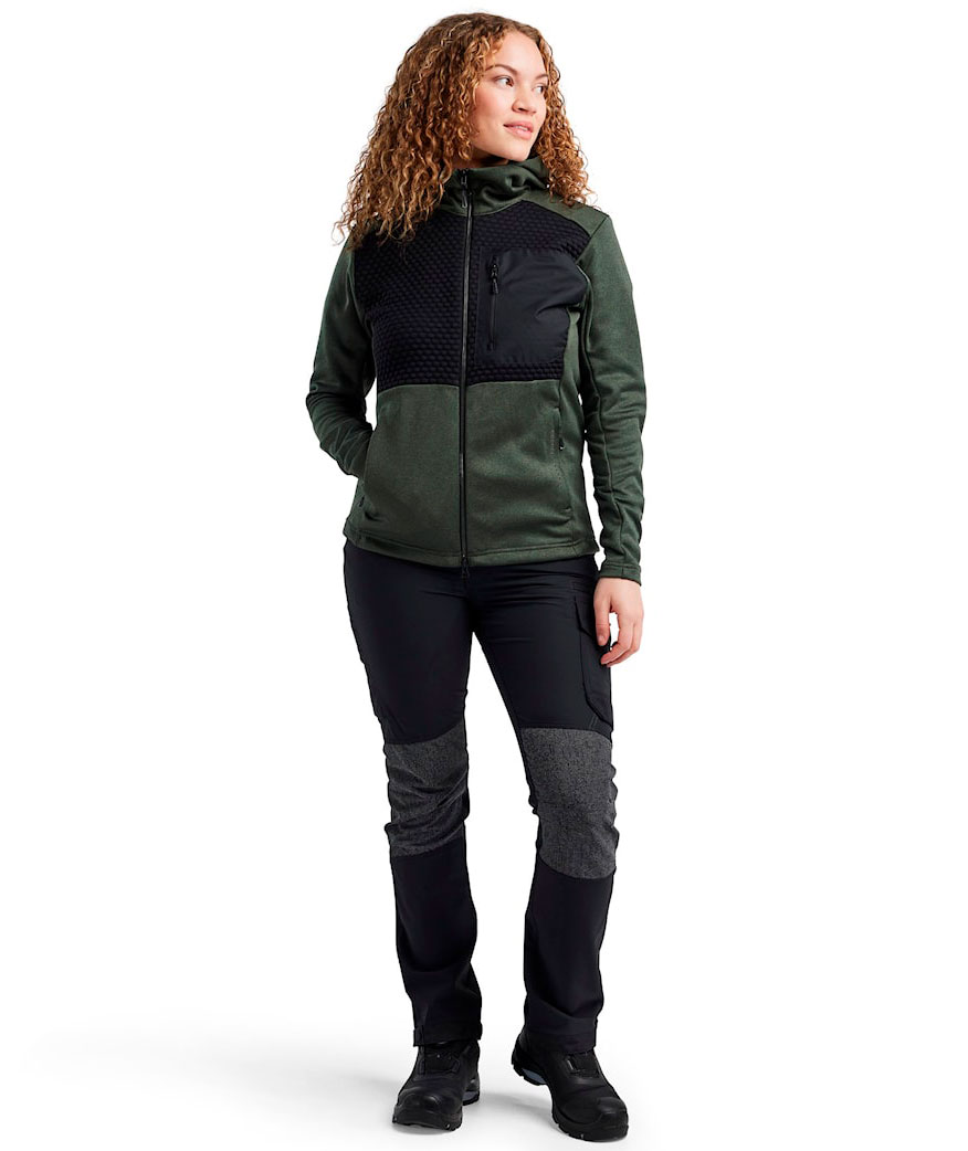 Bl&aring;kl&auml;der dame h&aelig;ttetr&oslash;je med lynl&aring;s, Efter&aring;rsgr&oslash;n/Sort