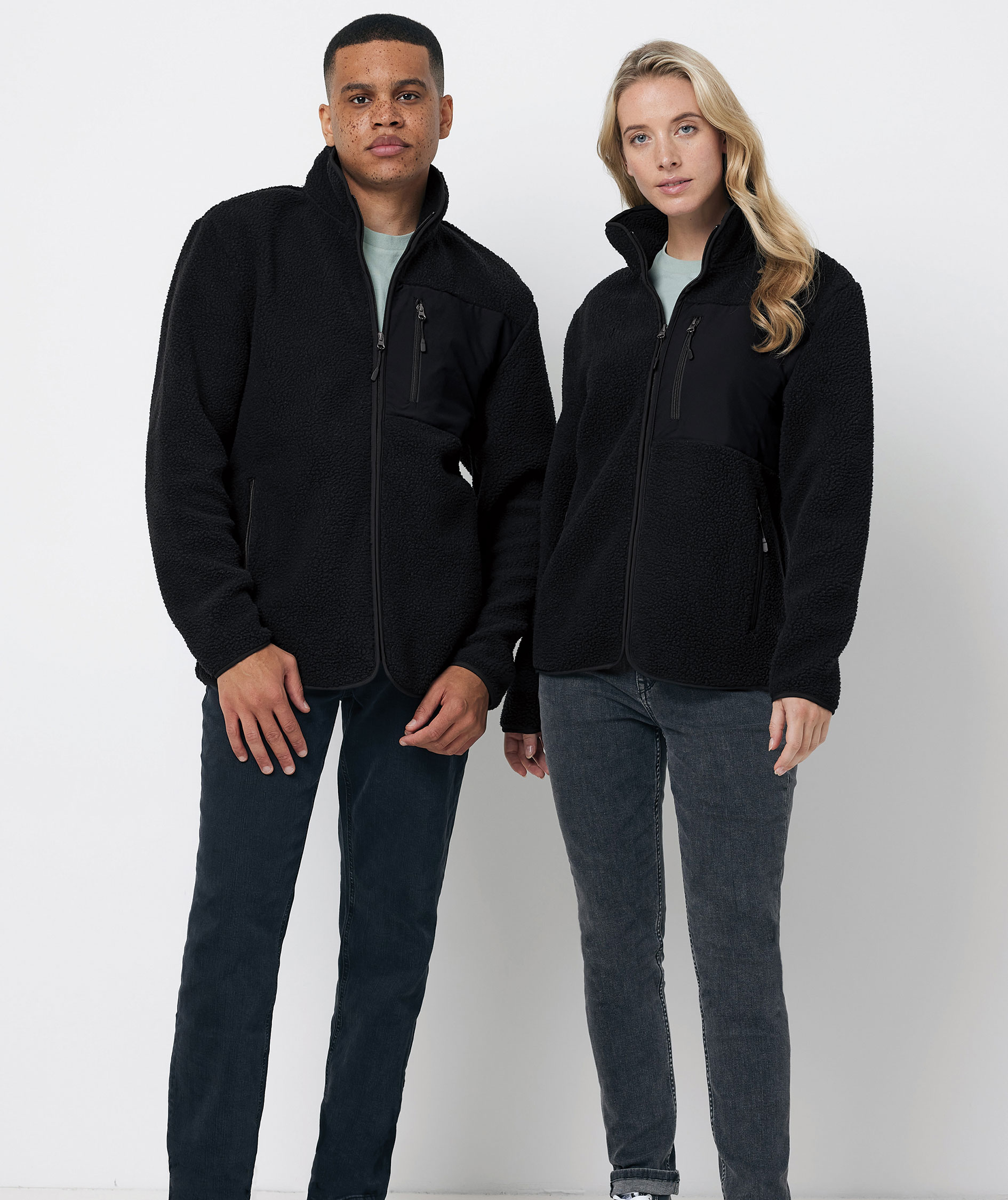 Iqoniq Diran p&auml;lsfiberjacka, Svart