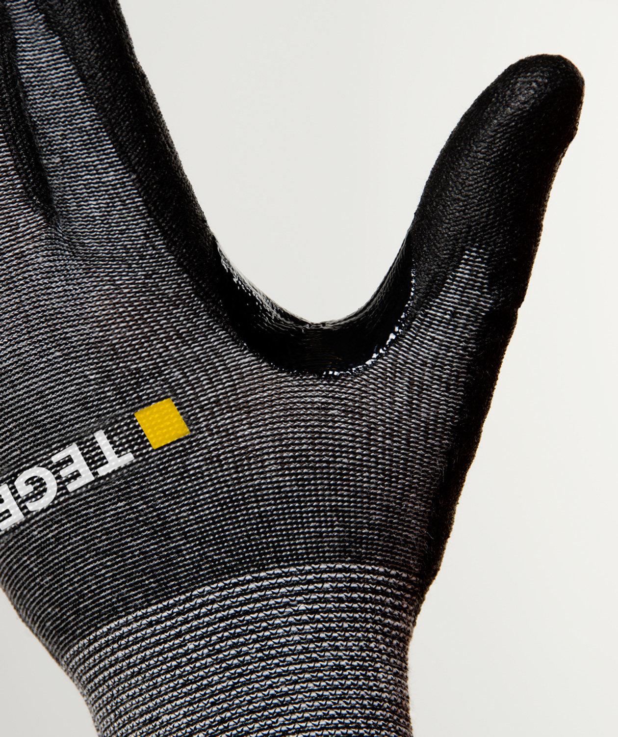 Tegera 465 sk&auml;rhandskar Cut D, Svart/Gr&aring;