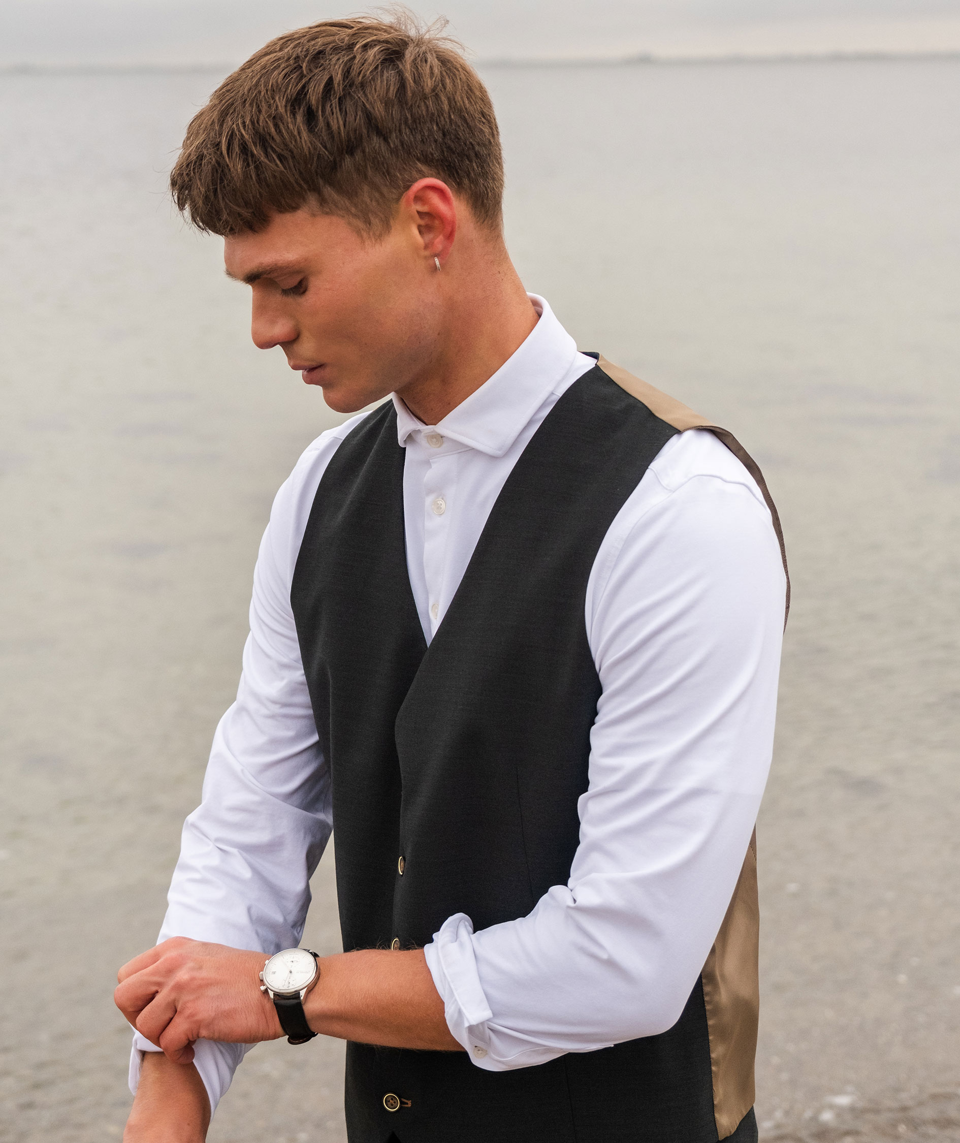 Sunwill v&auml;st med ull, Tobacco