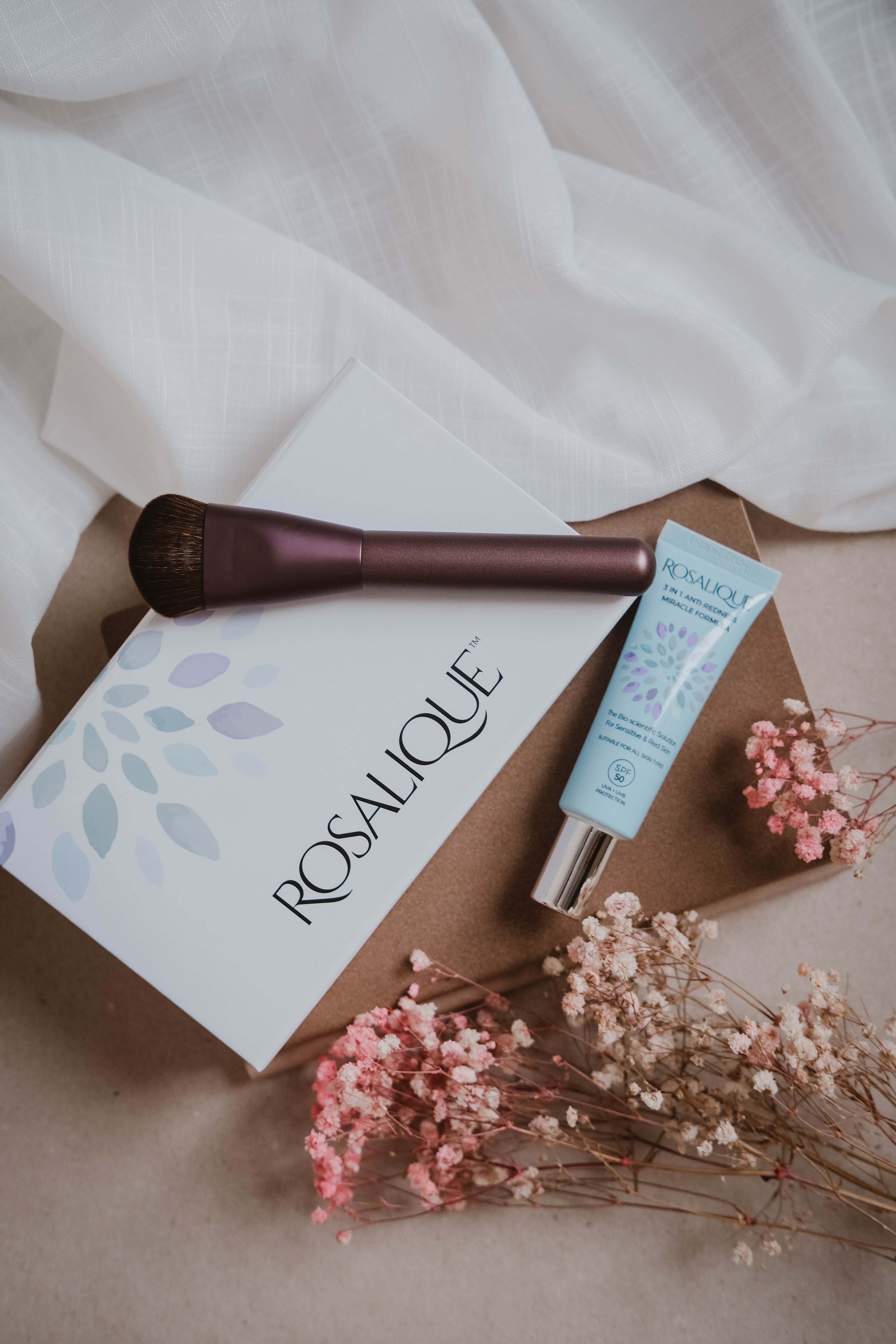 Rosalique 3-i-1 Anti-Redness Miracle Formula i æske