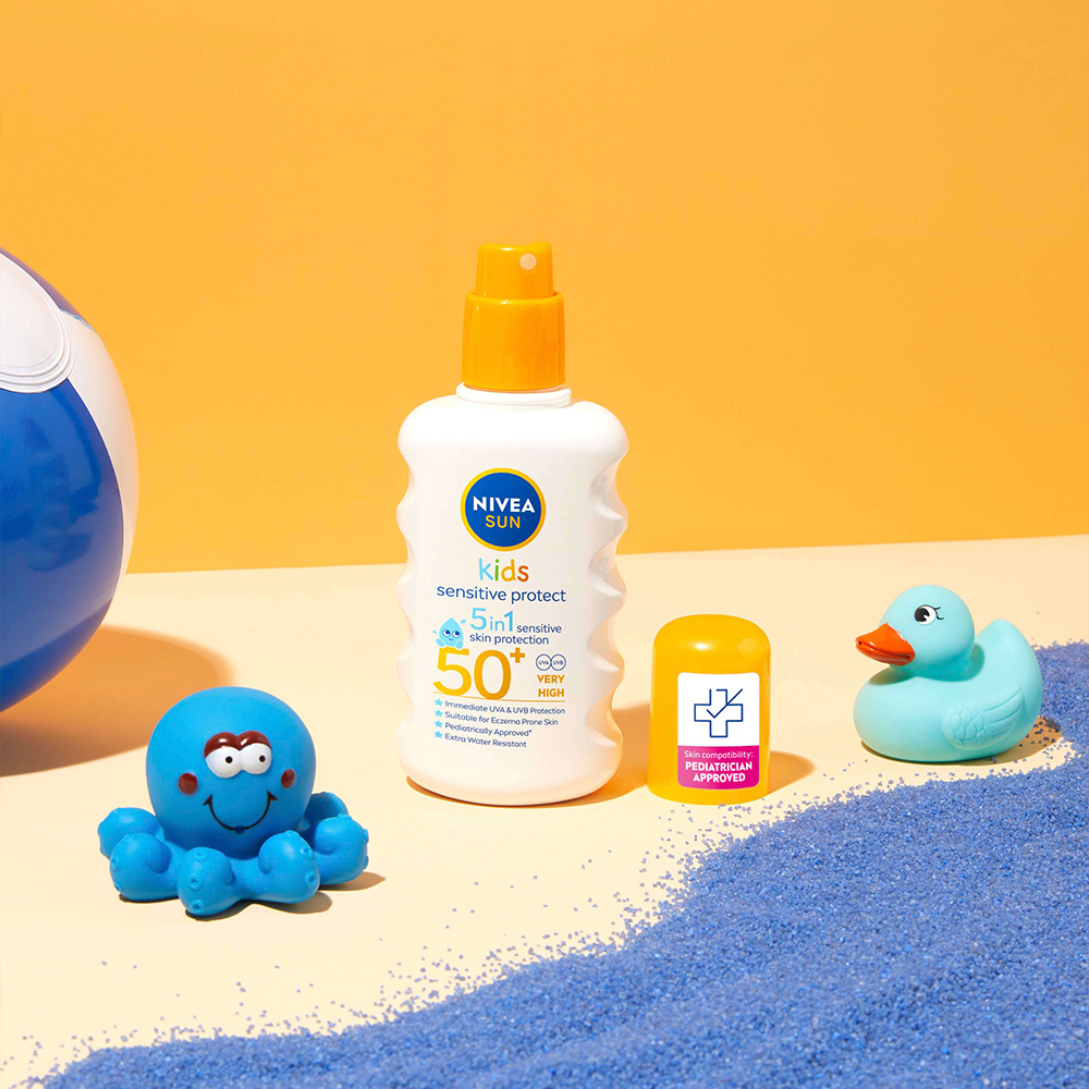 NIVEA Kids Sensitive Protect & Play Sun Spray SPF 50+