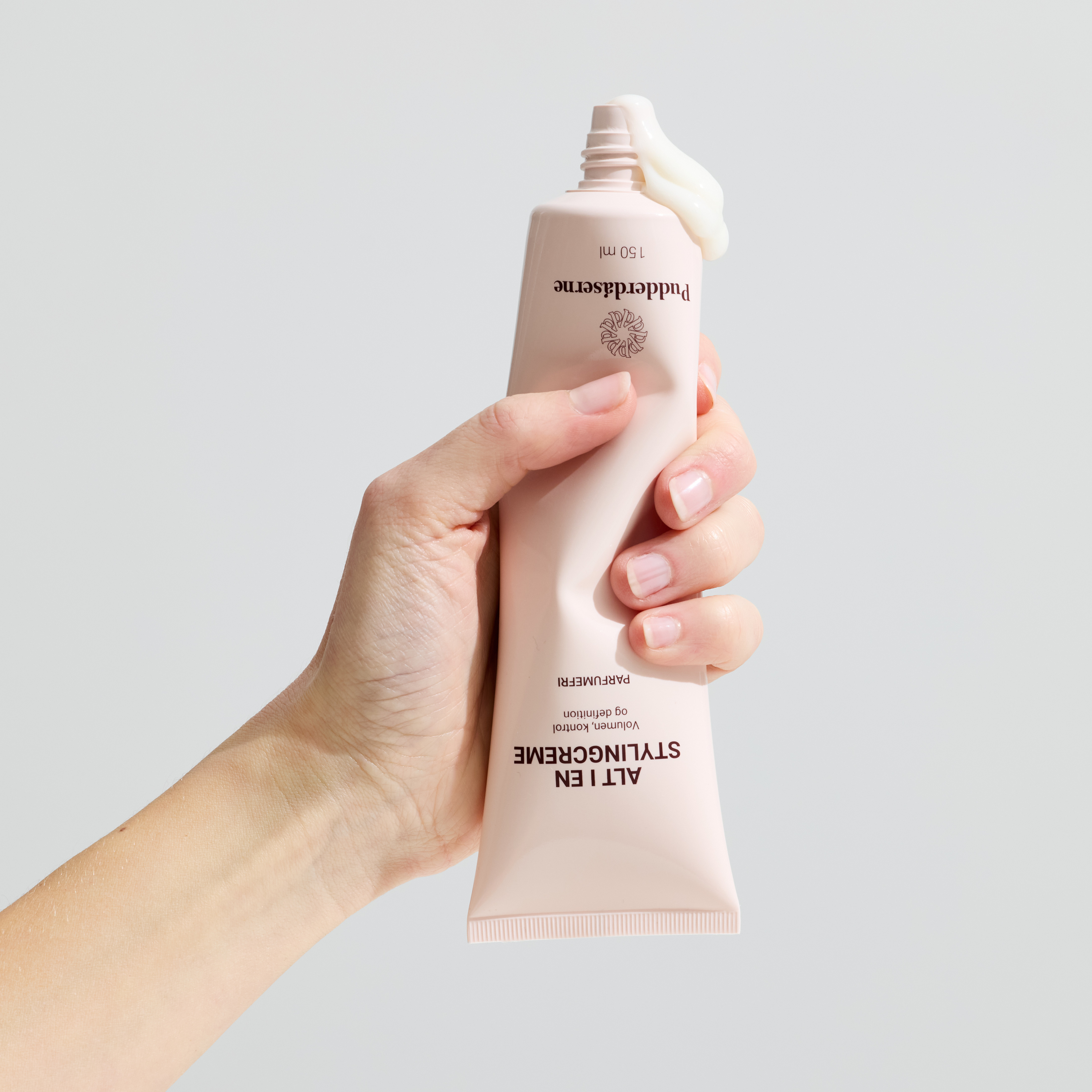 Pudderdåserne Alt I En Stylingcreme