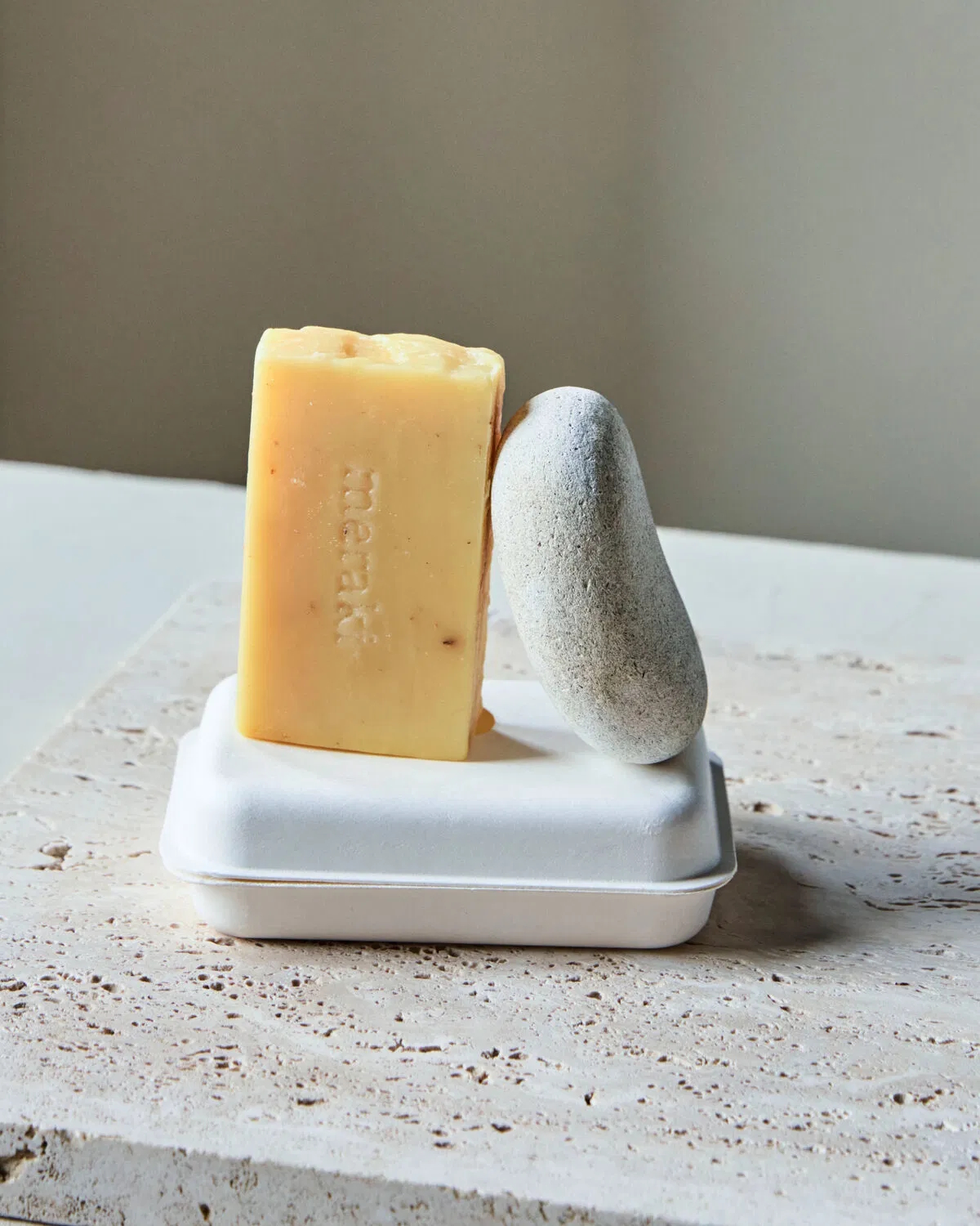 Meraki Stone scrub, Lemongrass