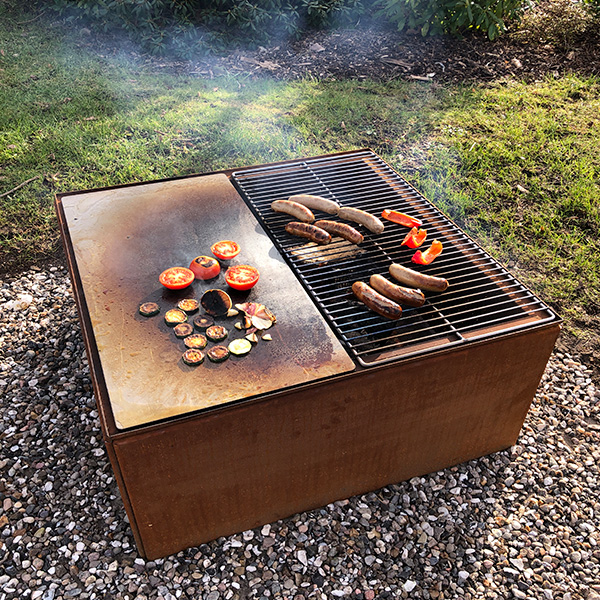 Land Modern Odlingslådeset  - Fire av Cortenstål