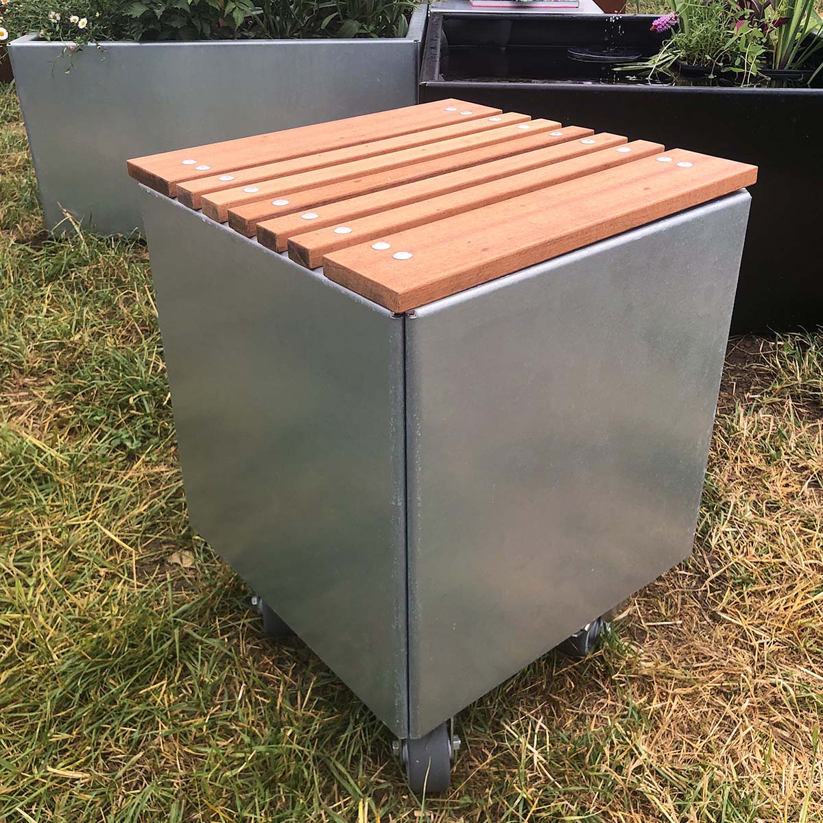 Bænksæde med mahognilister