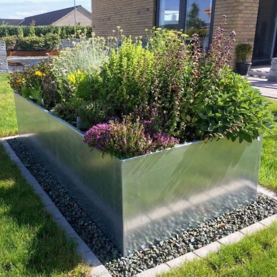 Land Modern Højbed i corten rust