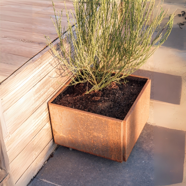 Blomlådor med botten i Land Classic design - flere länder