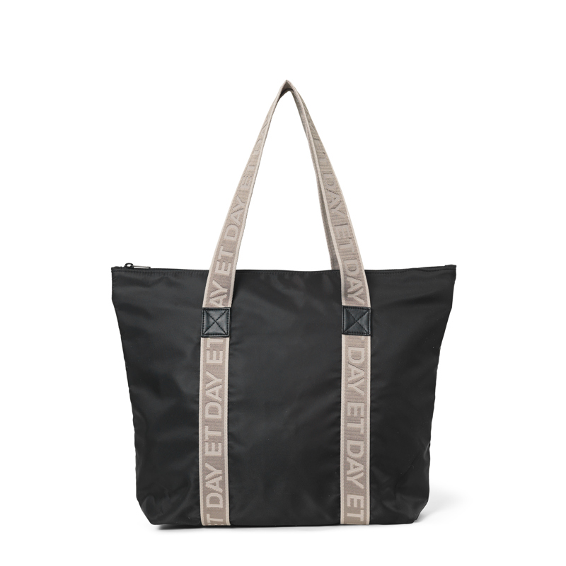 DAY ET Shopper Day RE-LB Summer M Sort 1