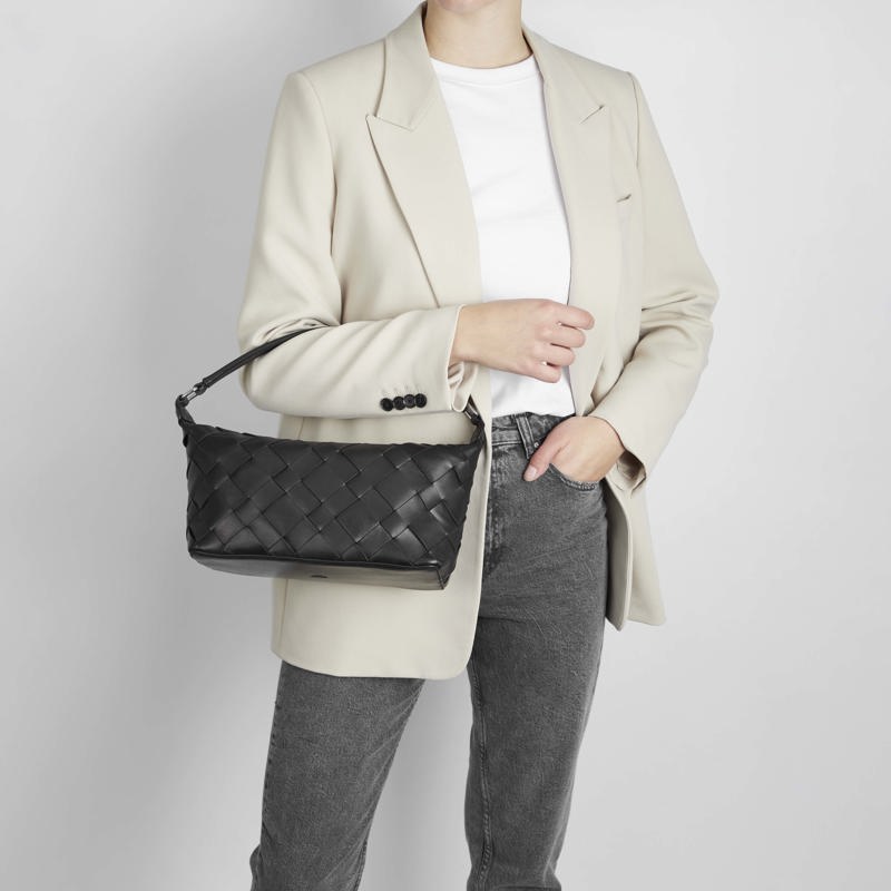 MARKBERG Crossbody Lotus Antique Sort/Sort 6