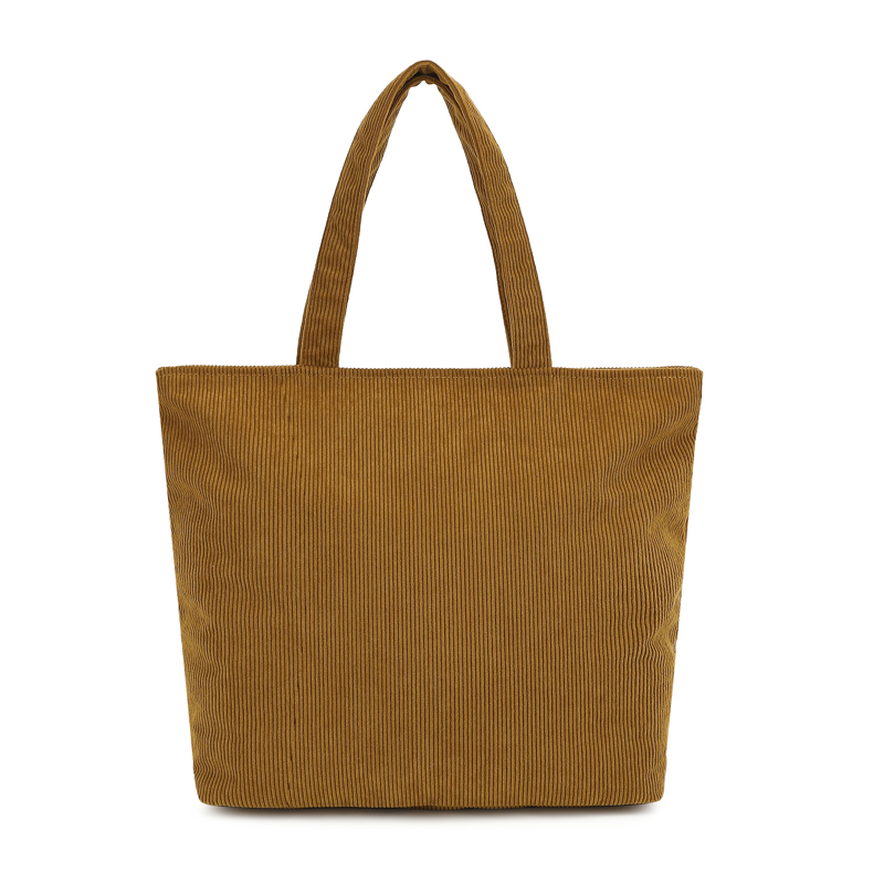 Conmé Shopper Andrea Konjak 3