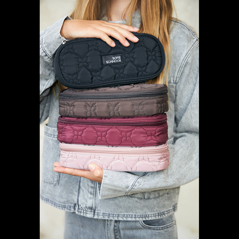 Sofie Schnoor Pennfodral Oval Saga Bordeaux 5
