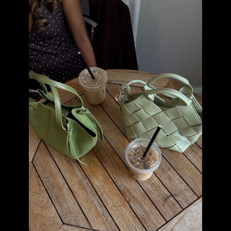 PITAYA Handväska  Marly Small Glossy Khaki grön 3