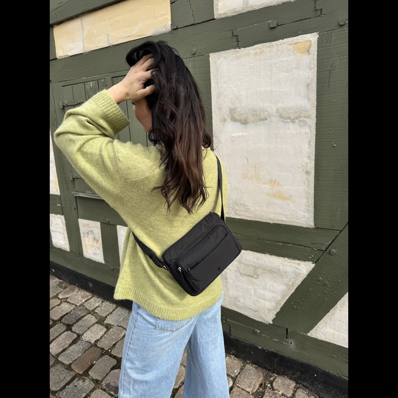 Aura Crossbody Novara Recycled Svart 11