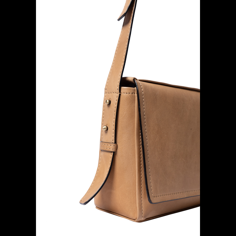 RE:DESIGNED Crossbody Nory Kamel 2