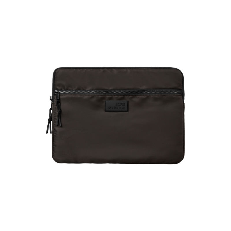 Sofie Schnoor Dator Sleeve HannahSY M. Brun 14" 1