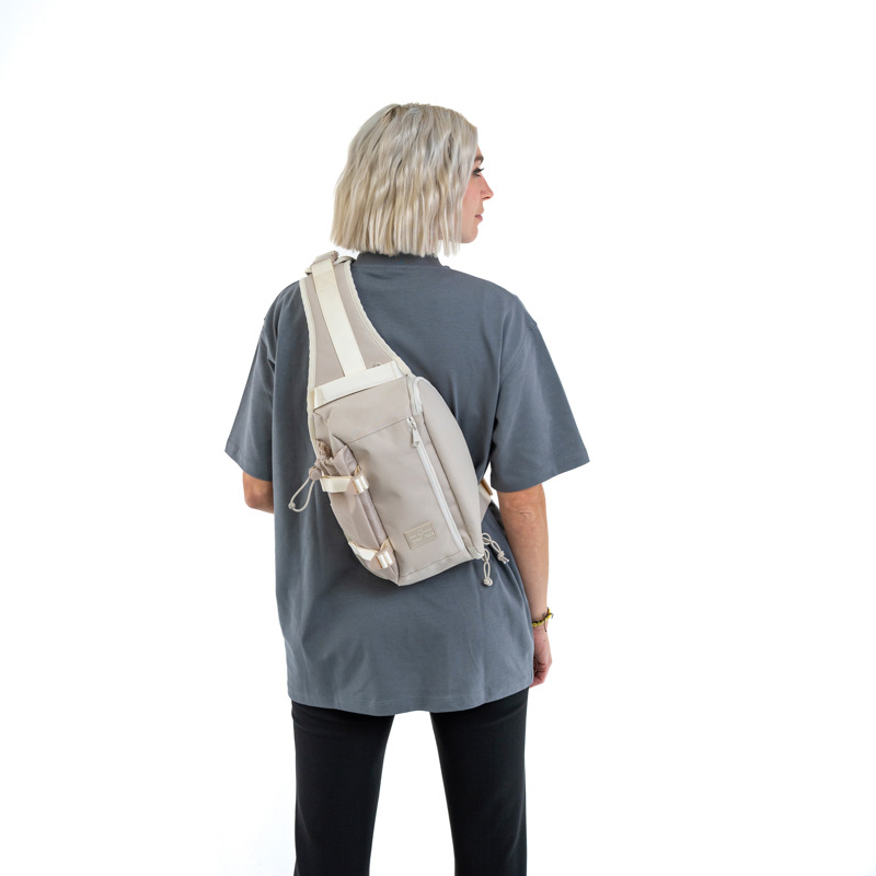 Johnny Urban Sling Bag Charlie Sand 2
