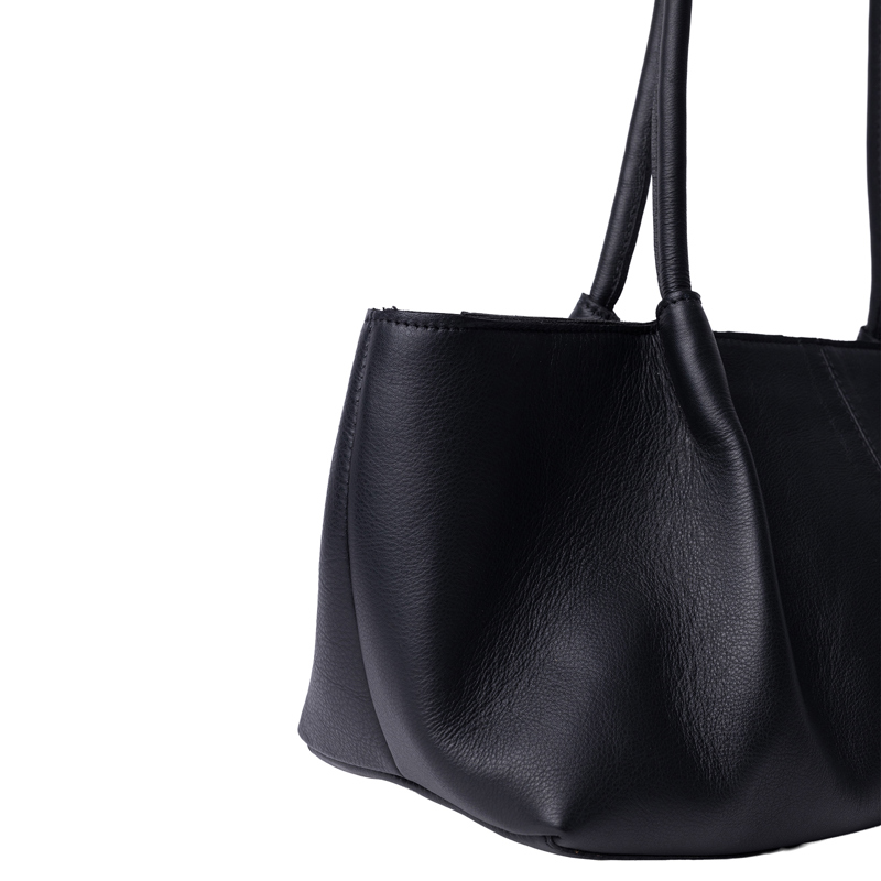 RE:DESIGNED Skuldertaske Sille Sort 4