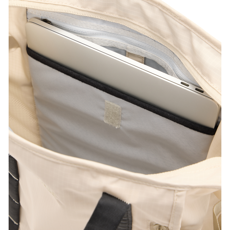 Haglöfs Shopper Tote Tight 25 Svart/Beige 9