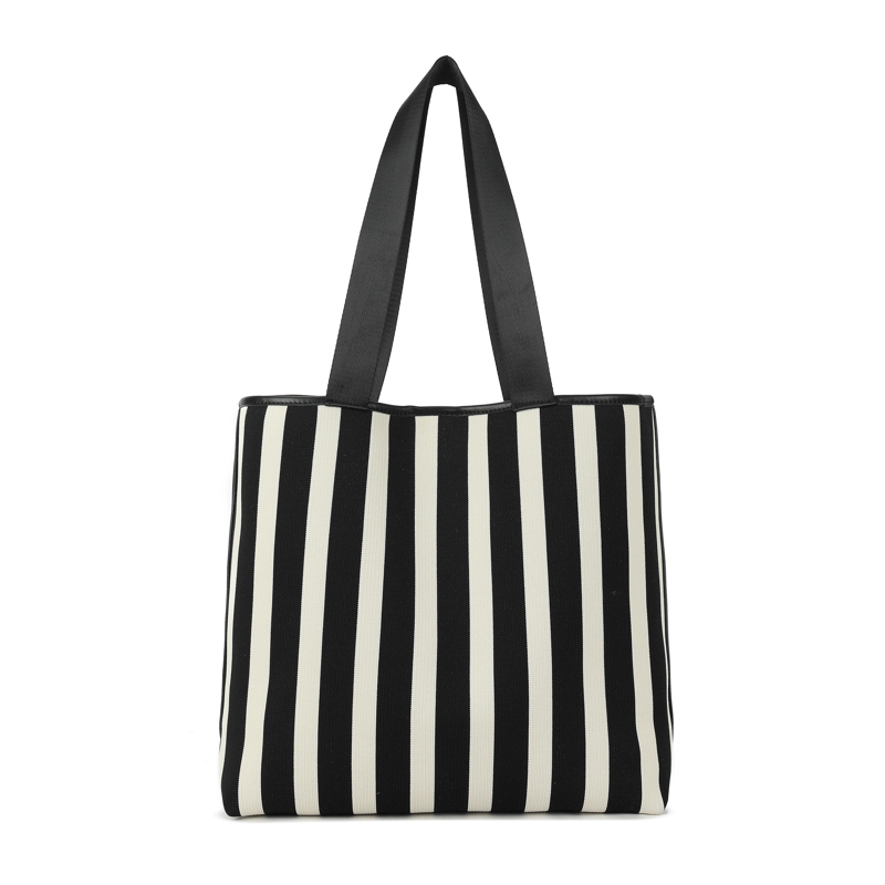 Conmé Shopper Kornelia Svart med rand 4