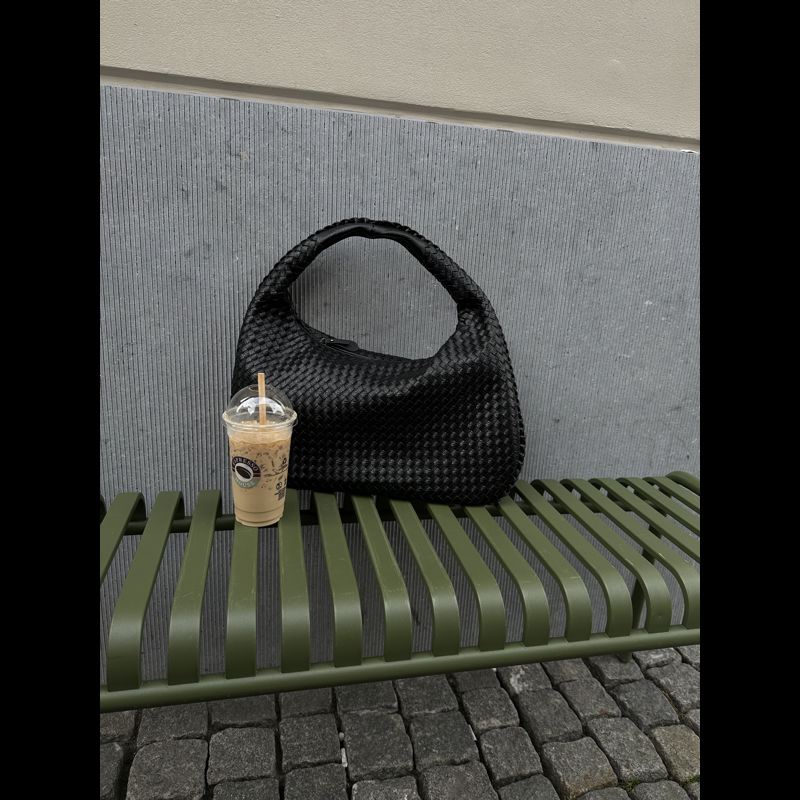 PITAYA Axelväska Charlotte Svart 13" 4