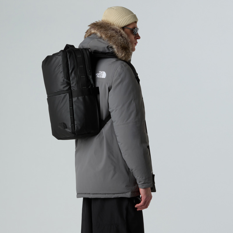 The North Face Ryggsäck Base Camp Voyager Day Svart 16" 2