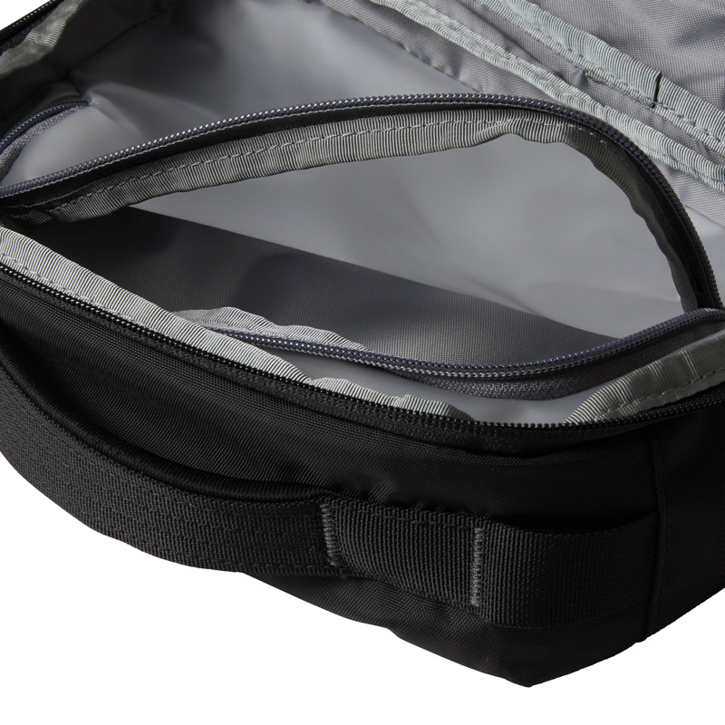 The North Face Toilettaske Base Camp Voyager Sort/grå 3