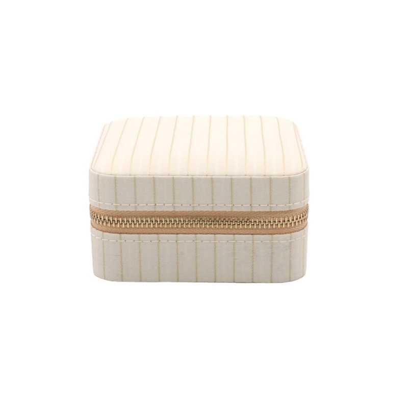 Conmé Smyckeskrin Olivia fyrkantig Creme 2