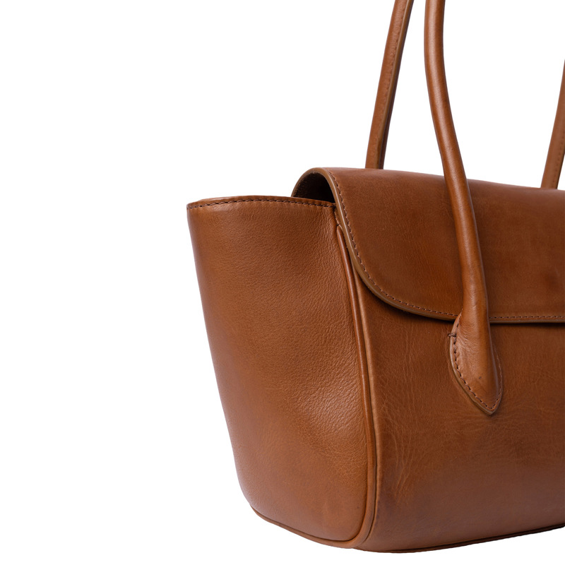RE:DESIGNED Axelväska Sisu Small Brun 4