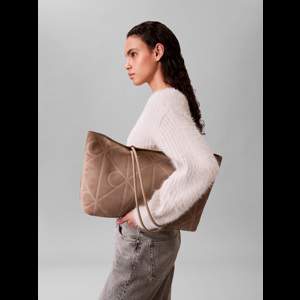Calvin Klein Shopper tote Embossed Emblem Brun alt image