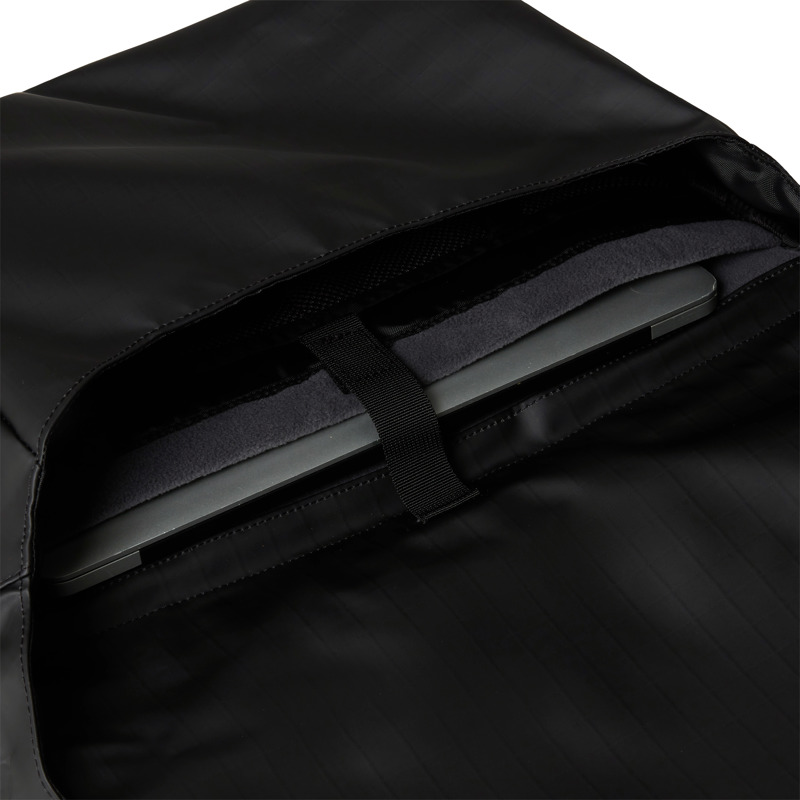 The North Face Skuldertaske Base Camp Voyager Sort 6