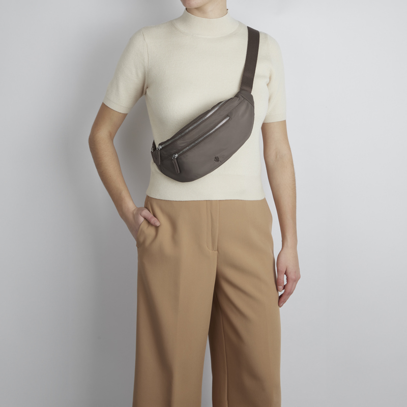 Aura Bæltetaske York Recycled Taupe 8