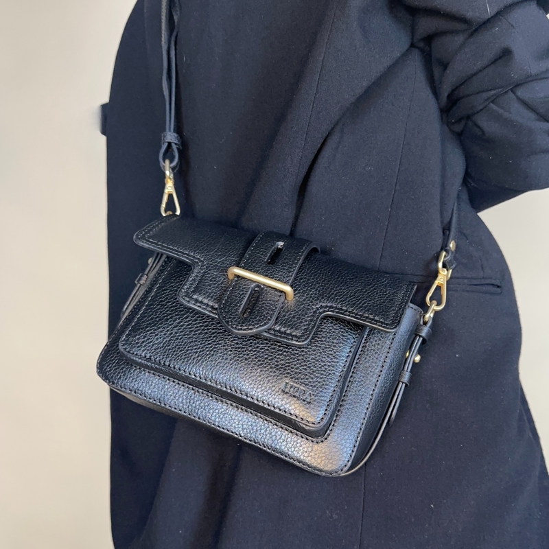 HERA Crossbody Laura Svart 7